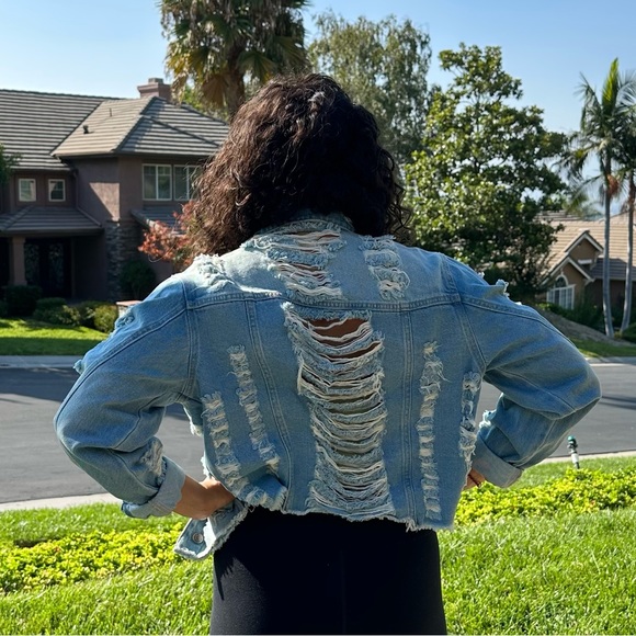 Jean jacket super trendy - Picture 9 of 9